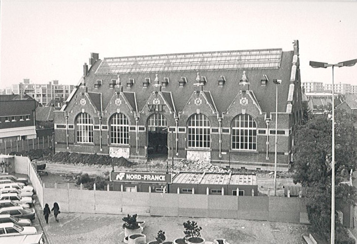 Vue aérienne du démarrage des travaux de transformation de la salle des fêtes en Vivat