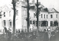 Groupe dans le jardin du château d'Oosthove