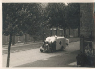 Passage d'un camion des Forces Françaises de l'Intérieur (FFI) rue du faubourg de Dunkerque