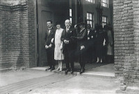 Sortie de mariage à l'église provisoire