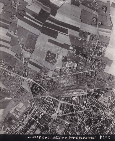 Vue aérienne du quartier de la gare après les bombardements de juin 1944