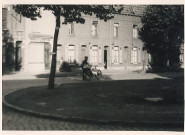 Pillage de l'usine Dickson par des soldats allemands devenue entrepôt allemand, rue du faubourg de Dunkerque