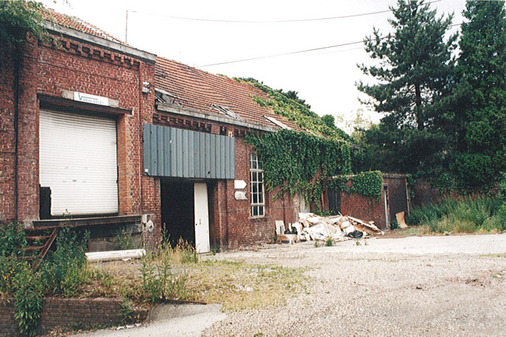 Friche industrielle avant transformation en salle de sports du lycée Paul Hazard