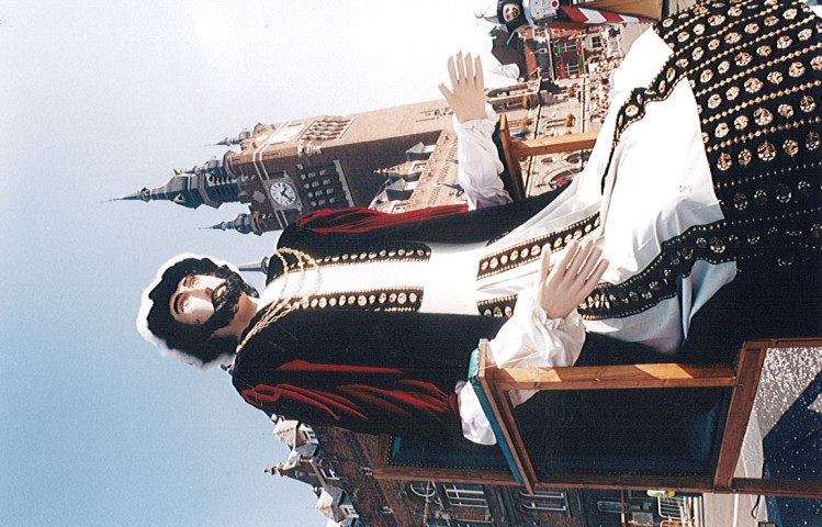 Géant Jacques de Luxembourg au cortège folklorique de la fête des Nieulles