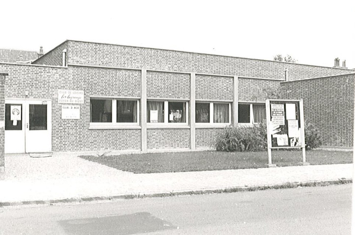 Salle polyvalente Renan, foyer de jeunes et club du 3e âge