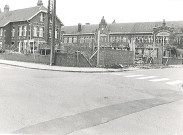 Construction de la salle polyvalente Renan, foyer de jeunes et club du 3e âge