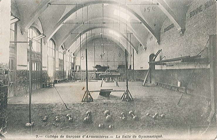 Salle de gymnastique du collège de Garçons