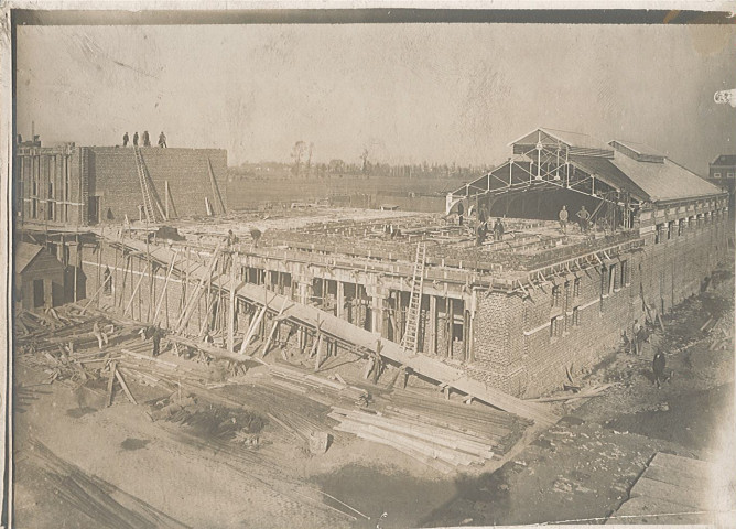 Chantier de construction de la brasserie malterie Motte-Cordonnier