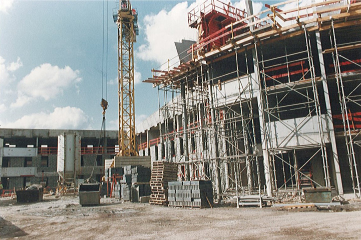 Chantier de construction de l'internat du lycée technique Gustave Eiffel