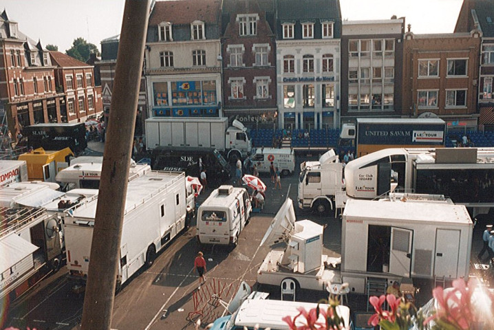 Préparatifs du tour de France en centre-ville