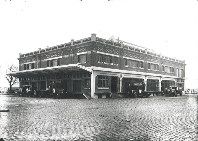 Bâtiment de stockage à la brasserie malterie Motte-Cordonnier